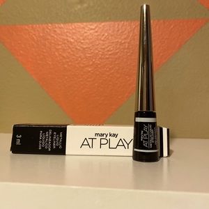 Mary Kay At Play Metallic Liquid Eyeliner - Silver